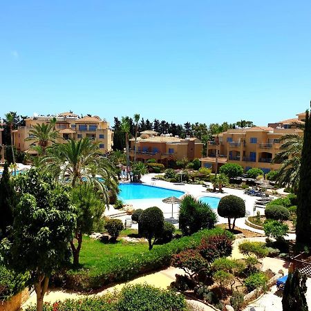 Comfortable 2 Bedroom Apartment In Popular Limnaria Gardens Paphos Exterior photo