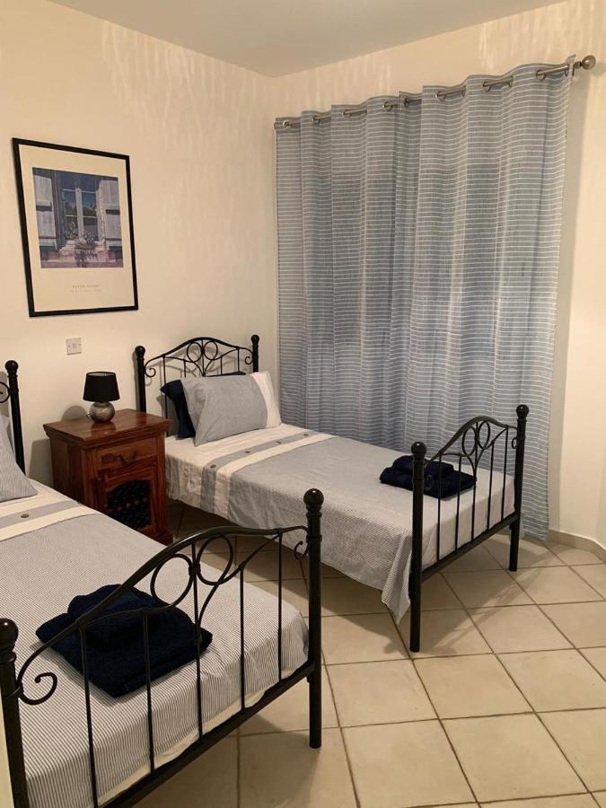 Comfortable 2 Bedroom Apartment In Popular Limnaria Gardens Paphos Exterior photo